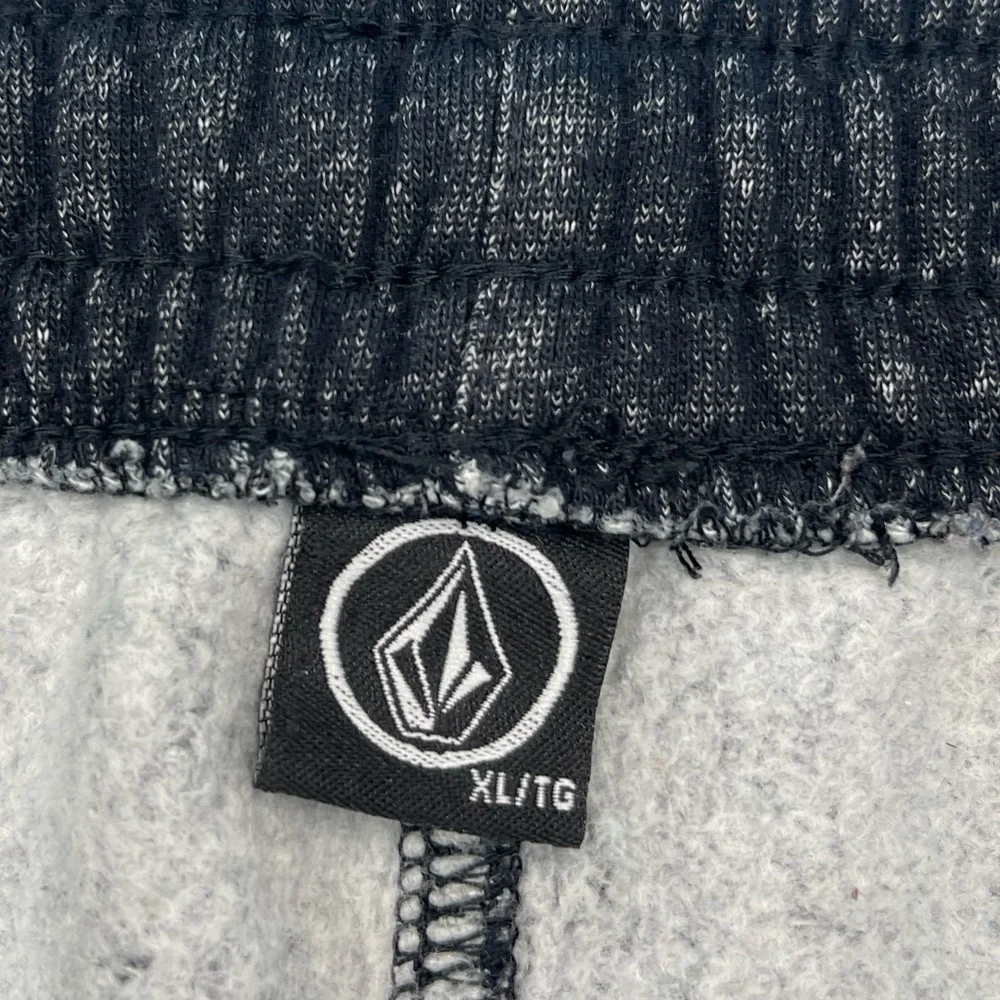 Volcom Cotton Shorts - Picture 4 of 5